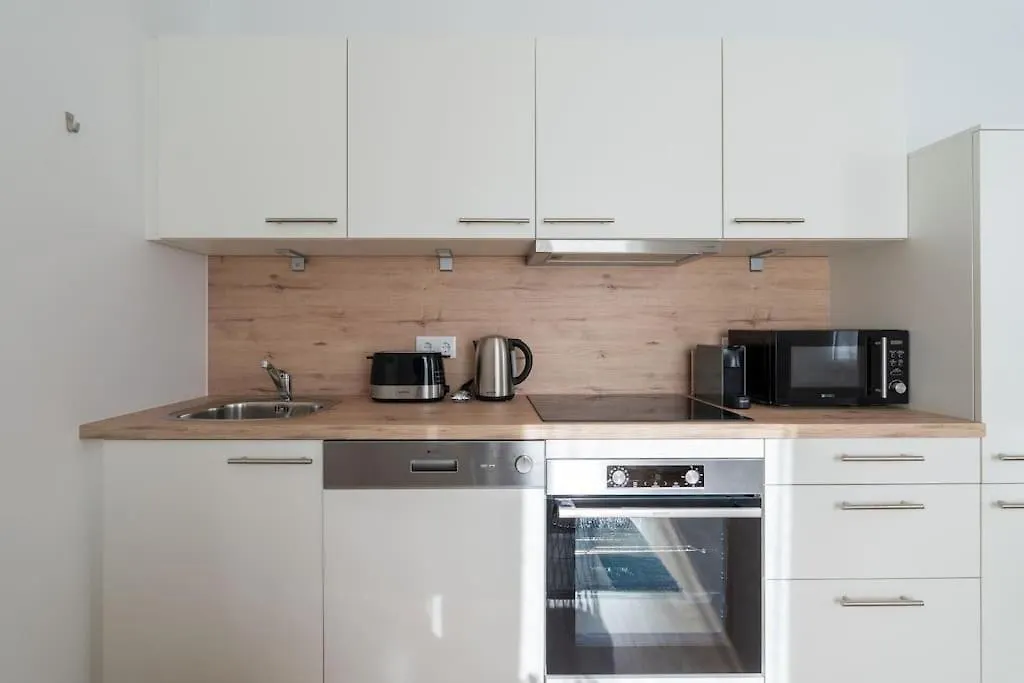 Appartamento Hm • Sleek 1Br Home With Balcony Vienna