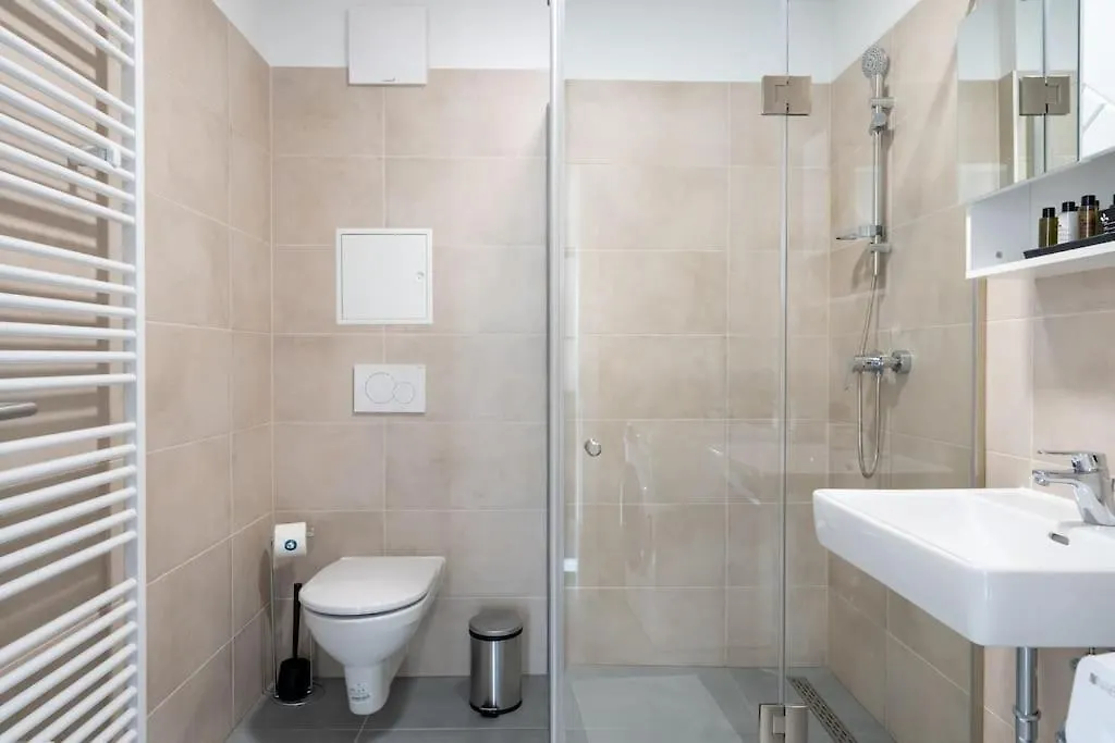 Hm • Sleek 1Br Home With Balcony Vienna Appartamento