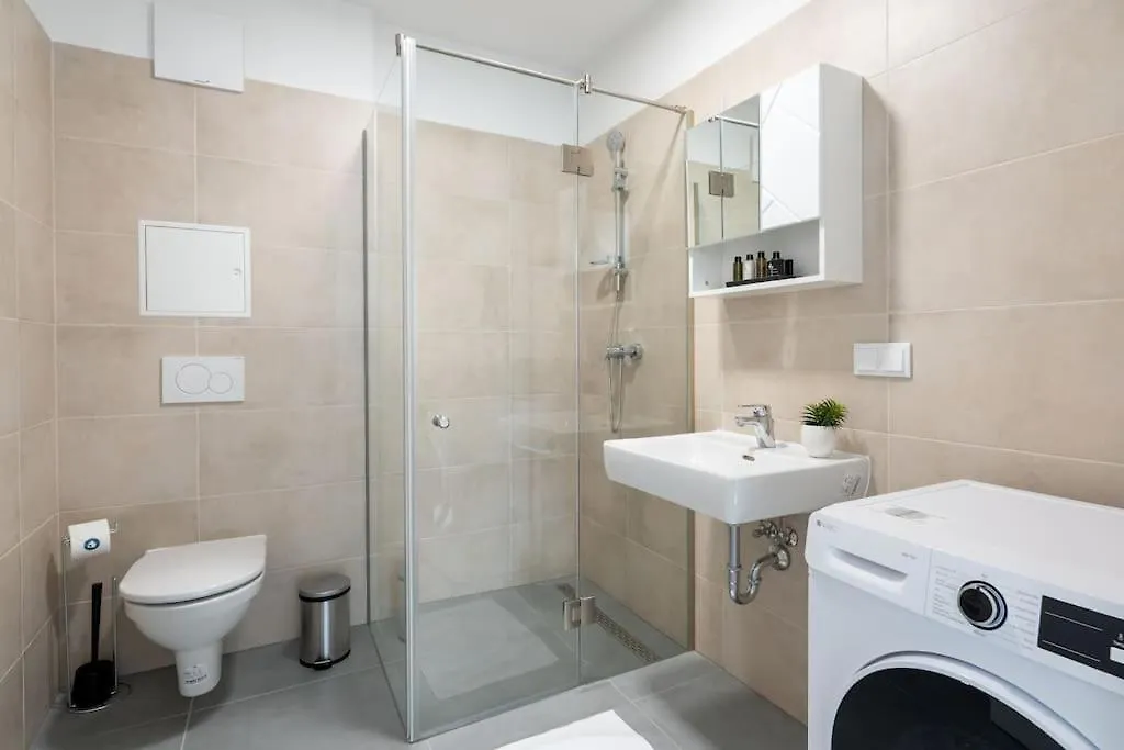 Hm • Sleek 1Br Home With Balcony Vienna 0*,  Austria