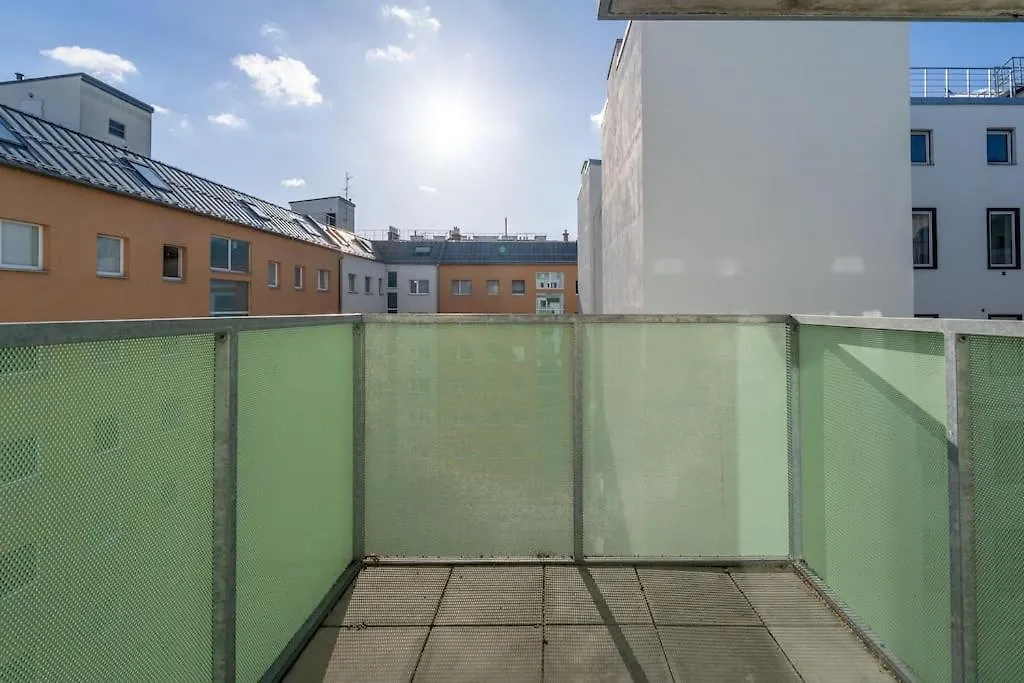 Hm • Sleek 1Br Home With Balcony Vienna Appartamento