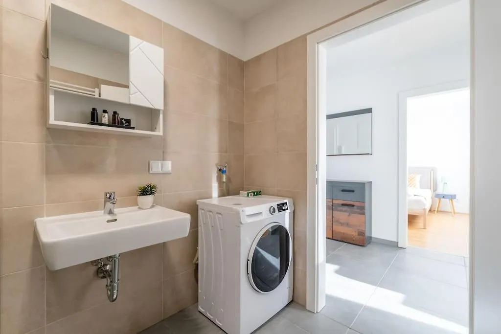 아파트 Hm • Sleek 1Br Home With Balcony 비엔나