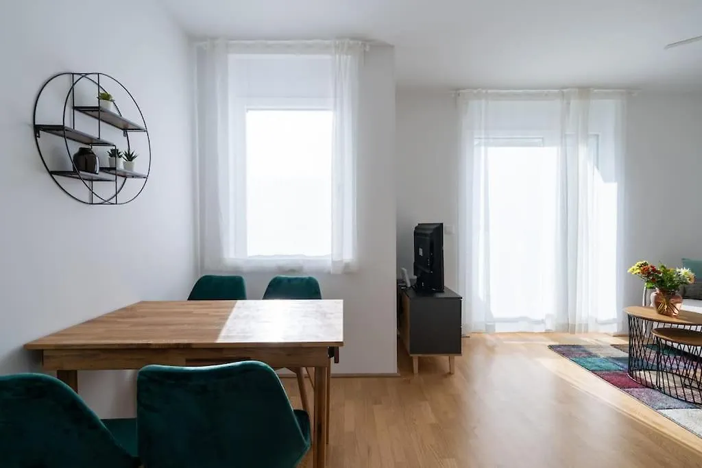 아파트 Hm • Sleek 1Br Home With Balcony 비엔나 오스트리아